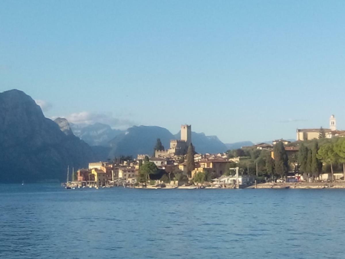 Camera Il Borgo Vicino Al Castello Con Parcheggio Malcesine Buitenkant foto